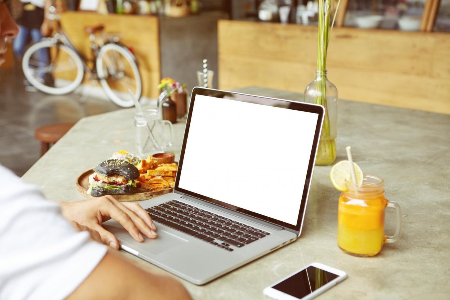 Analyse de performance SEO sur écran